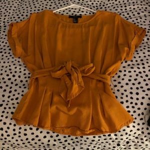 Woman’s Super cute shirt with ties